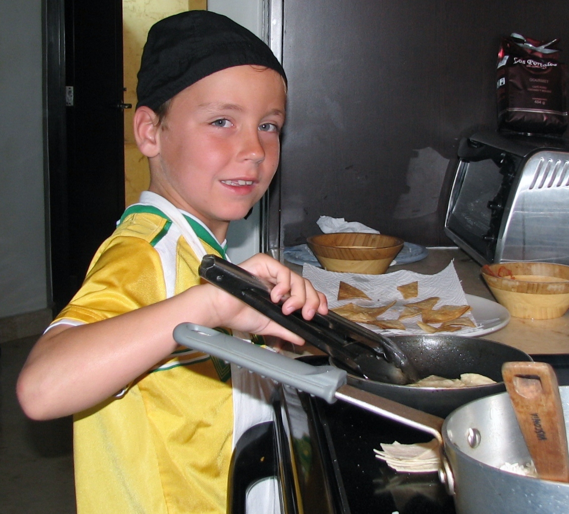 kid cooking.JPG?1435858620504